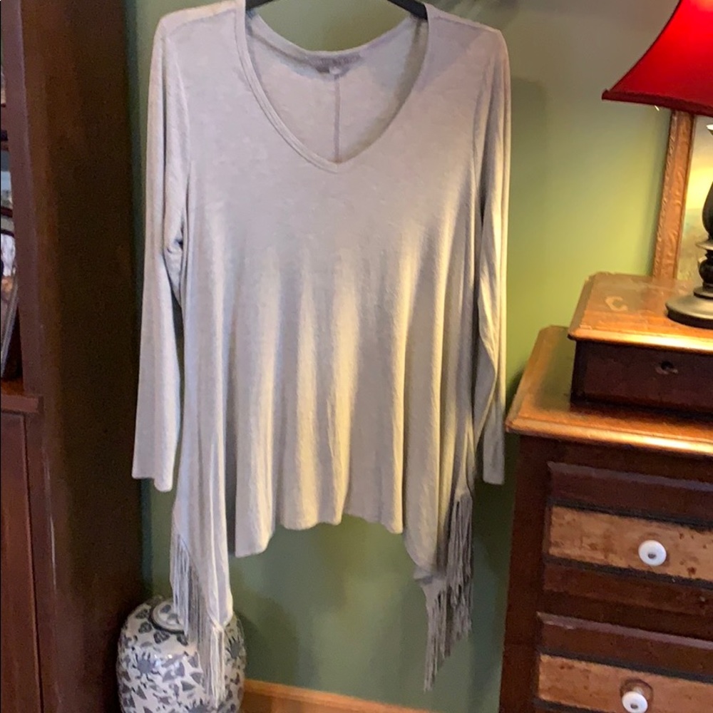 Long sleeve with fringe